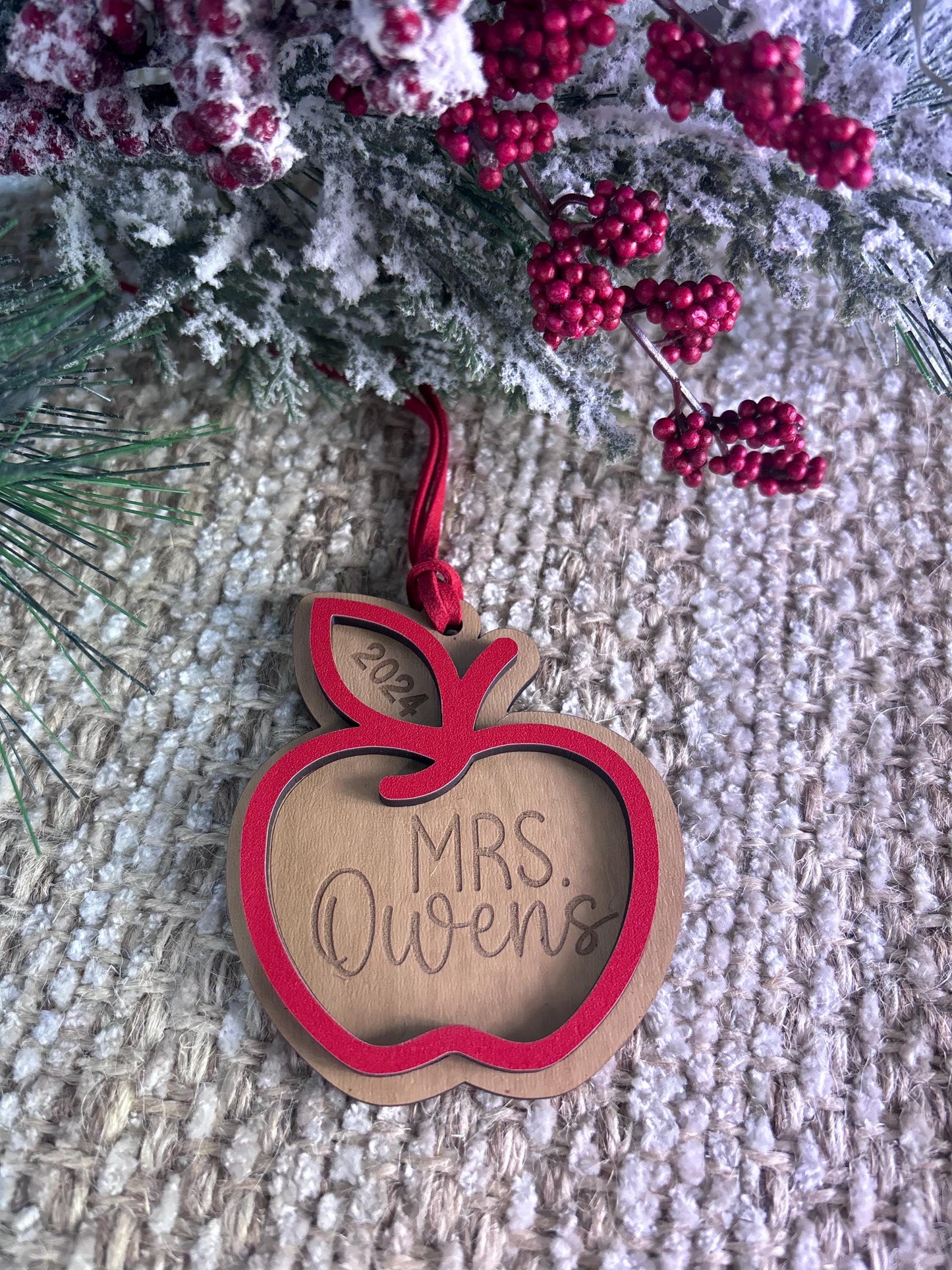 Teacher Ornament, Christmas Gift for Teacher, Classroom Holiday Gift, Teachers Personalized Ornament, Teacher AID ornament, Apple Ornament